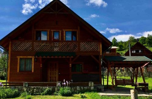 Yaremche House | Pet-Friendly Stay at Guest House Zatishniy Dvir, Rated 9.5