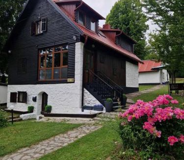 Mukinje House | Exceptional Guest House Zeder - Family-Friendly with Kitchen