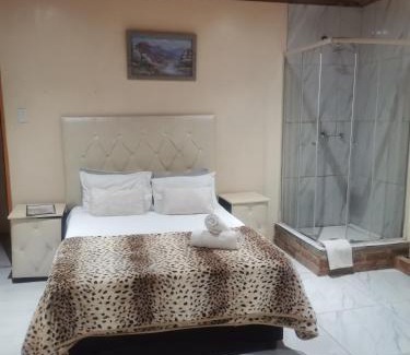 Storms River House | Discover Guest Lodge on the Edge with Pool & Family Fun