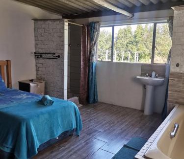 Storms River House | Discover Guest Lodge on the Edge with Pool & Family Fun
