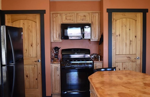 Moab South Valley House | Guest Nest 360: Remote Work Haven with Scenic Views