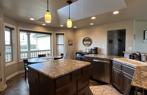 Hall House | Guest Ranch - Breathtaking Views & Homemade Dinner Included