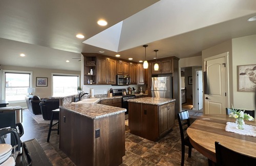 Hall House | Guest Ranch - Breathtaking Views & Homemade Dinner Included