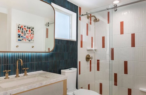 Islamorada Hotel | Guest Room, 2 Queens, Marina View, Balcony, Free Parking & Pet Friendly