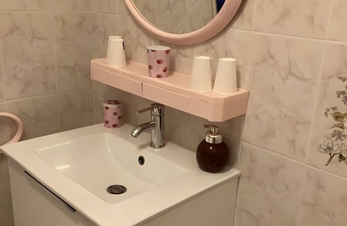 Segonzac Bed & Breakfast | Guest Room 'Lavande 4 Persons' with Shared Pool, Shared Terrace and Wi-Fi