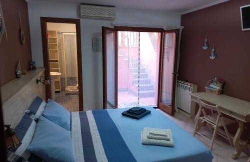 Zona XXX Castel Fusano House | Incredible Sottocoperta Room with Hot Tub & 10/10 Rating
