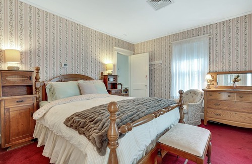 Freeport Bed & Breakfast | Delightful Guest Room with Private Bath & Daily Gourmet Breakfast