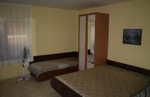 Shabla House | Budget-Friendly Family Rooms at Guest Rooms Kamberovi
