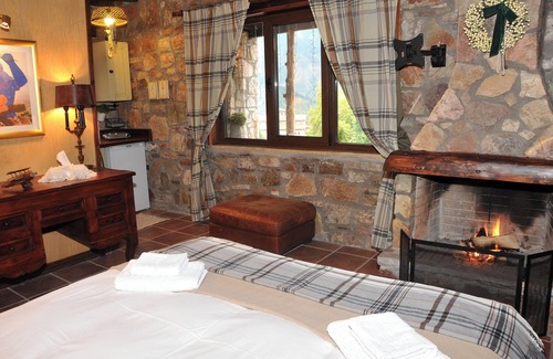 Kalambaka Apartment | Discover Guest Stone House in Aidona with Family-Friendly Perks