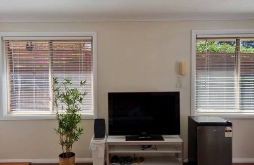 Glen Alpine House | Guest Studio in Glen Alpine, Campbelltown