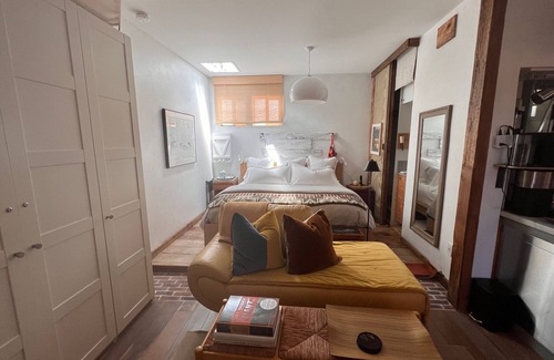 Pacific Palisades House | Exceptional Guest Suite Steps from Ocean Bluffs & Town