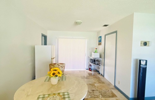 Boca Raton House | Guest Suite East Boca! Near Beach & Restaurants! Near FAU! Close to I-95!
