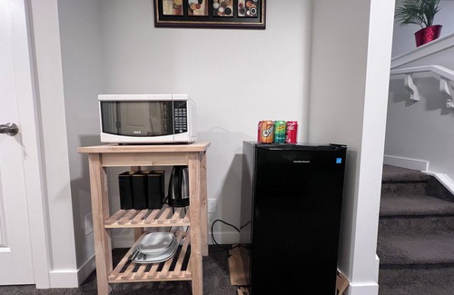 Southeast Calgary House | GUEST SUITE IN SE CALGARY WITH PRIVATE ENTRANCE