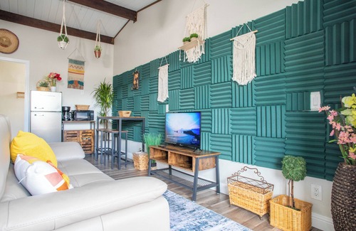 Alum Rock Apartment | Cozy Guest Suite with Ocean View Near Downtown SJ