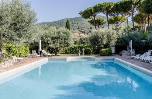 Passignano sul Trasimeno Apartment | GuestHost - La vita è bella, with pool & parking