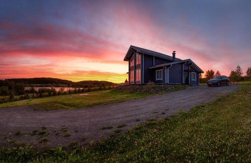 Sortavala House | Unmatched Comfort at Guesthouse UimalaRanta with Ocean Views