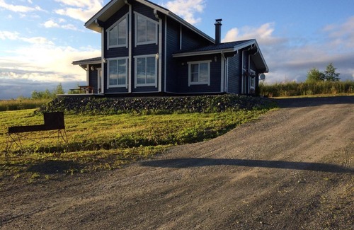 Sortavala House | Unmatched Comfort at Guesthouse UimalaRanta with Ocean Views