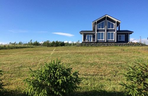 Sortavala House | Unmatched Comfort at Guesthouse UimalaRanta with Ocean Views