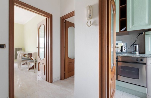 Gallaratese Apartment | Cozy Apartment x6 Near Bonola MM1 with Breakfast & Kitchen