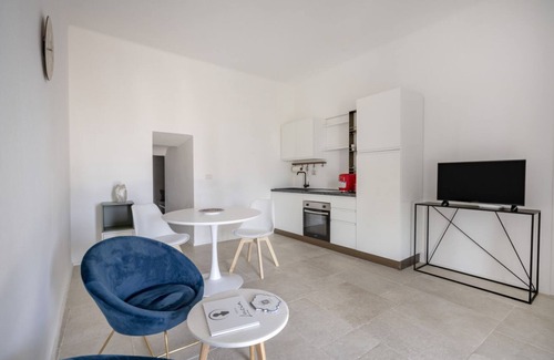 Selva di Fasano Apartment | GuestHost Borgo Lucia with pool - Trullo Dottato