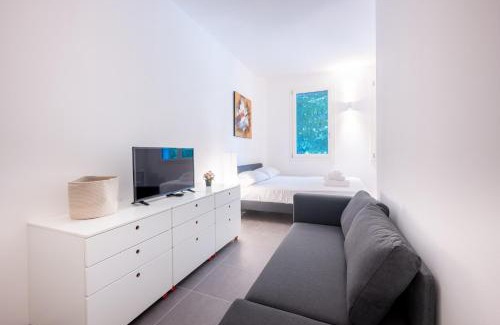 Pablo Apartment | GuestHost - Bright Studio Apartment near Hospital