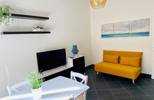Salerno Apartment | Family-Friendly Sea View Flat with Inviting Balcony