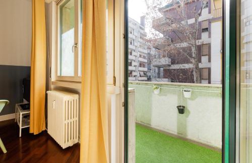 Cagnola Apartment | Budget-Friendly Sempione Modern Flat - Family Welcoming Stay