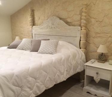 Sainte-Foy-d'Aigrefeuille House | Inviting Guesthouse Le Pujol with Pool and Family Amenities