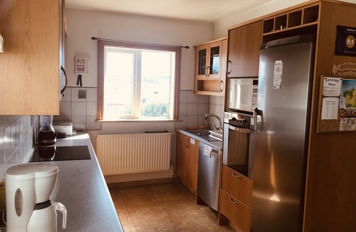 Vestmannaeyjar House | Guesthouse Árný: Family-Friendly Stay with Breakfast Included