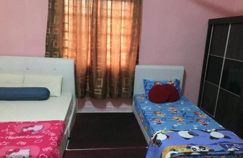 Kawasan Perindustrian Mara House | Family-Friendly Guesthouse Adam with Great 8/10 Rating