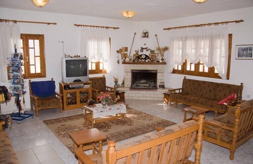 Kalambaka House | Discover Guesthouse Arsenis: Child-Friendly & Accessible Stay