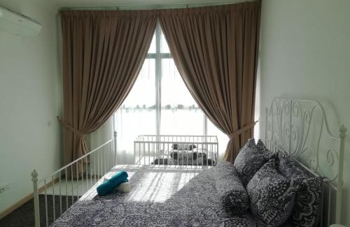 Seksyen 14 House | Comfortable Stay at Guesthouse in Shah Alam with Pool