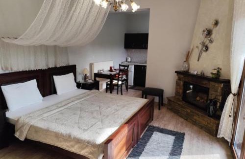 Loutraki House | Top-Rated Guesthouse Athanasiou: Pet Friendly & Cozy Amenities