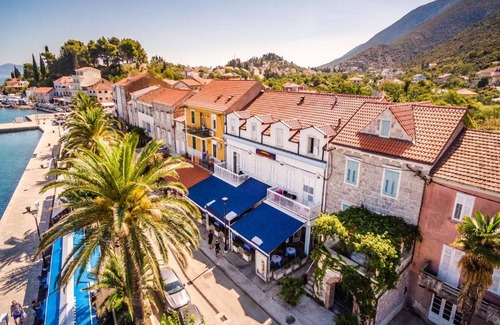 Trpanj House | Beautiful Guesthouse Aurora - Family-Friendly Triple Room