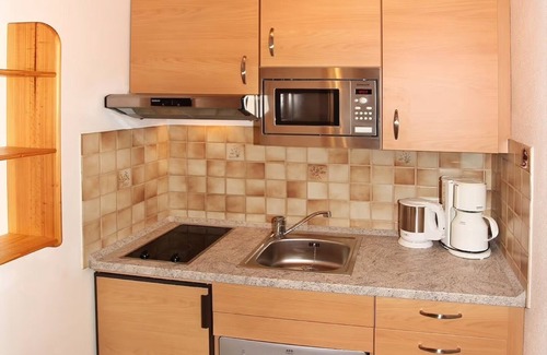 Kruen Apartment | Mountain View Apartment "Bergkristall" with Shared Garden