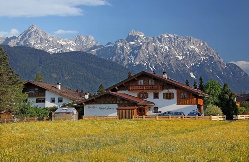 Kruen Apartment | Stunning Apartment "Edelweiß" with Mountain View & Garden