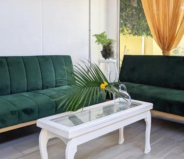Guardia House | Budget-Friendly Guesthouse Congo Tempisque with Kitchen Amenities