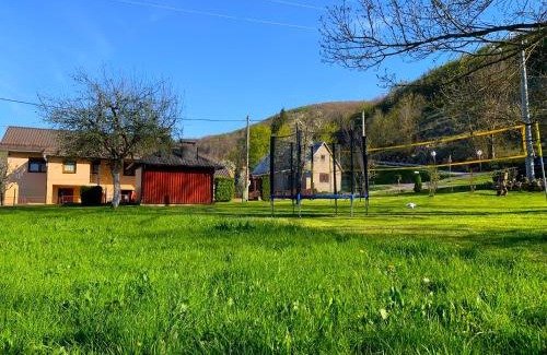 Perusic House | Top-Rated Guesthouse Diva Grabovčeva with Family Amenities