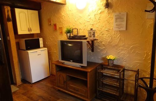 Pavlova Ves House | Guesthouse Eden: Rated 9.6/10 with Pool & Hot Tub Bliss