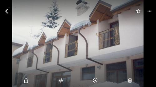 Samokov House | Discover Guesthouse Elizabeth: Family-Friendly Retreat with Hot Tub