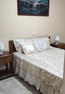 Mindelo House | Budget-Friendly Guesthouse Emaly with Family Amenities