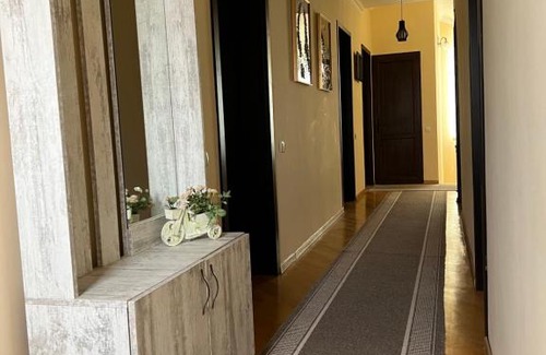 Kutaisi House | Highly Rated Guesthouse Emilya with Hot Tub & Breakfast