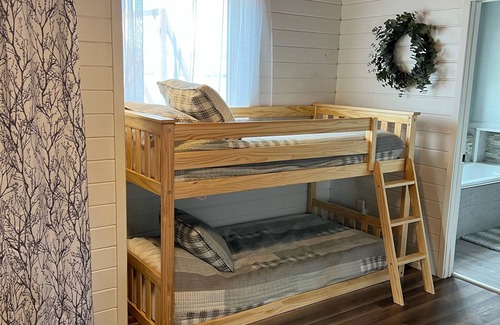 Three Forks Other | Top-Rated Farm Stay Guesthouse Near the Madison River