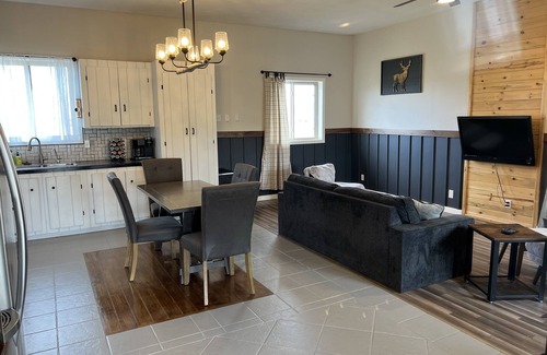 Three Forks Other | Top-Rated Farm Stay Guesthouse Near the Madison River