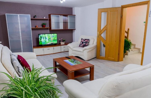 Seliste Dreznicko House | Highly Rated Guesthouse Franjkovic: Family-Friendly Retreat