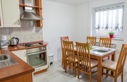 Seliste Dreznicko House | Highly Rated Guesthouse Franjkovic: Family-Friendly Retreat