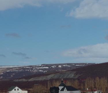 Borgarnes Bed & Breakfast | Experience Unmatched Comfort at Guesthouse Gamli Bær
