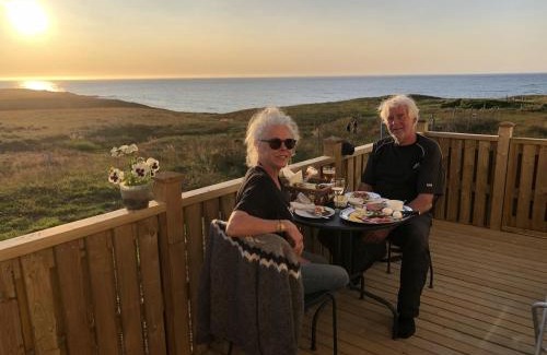 Reykjarholl Bed & Breakfast | Guesthouse Gimbur: Top-Rated Stay with Pool & Hot Tub