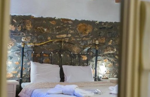 Aghios Athanasios Apartment | Cozy Guesthouse Tsegani with Breakfast and Hot Tub