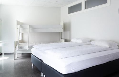 Vestmannaeyjar House | Inviting Guesthouse Hamar: Family-Friendly with Hot Tub